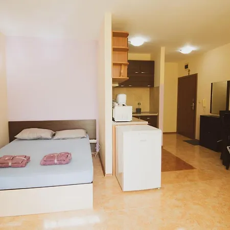 ~ Elit ~ Studio With A Pool In * Sunny Beach